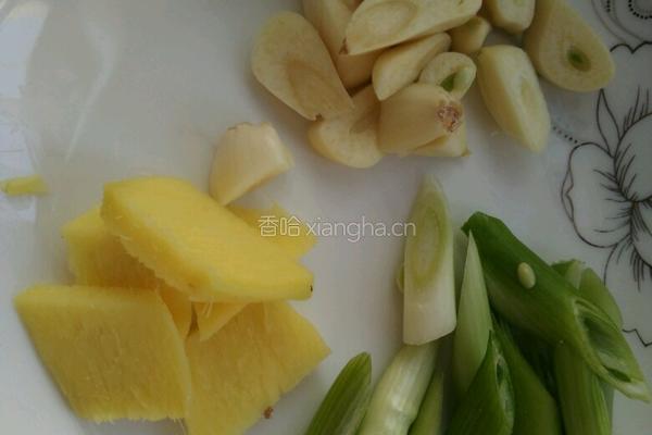 排骨土豆炖豆角的做法图解4