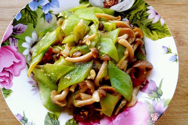 蚝油莴笋炒鸡腿菇的做法图解7