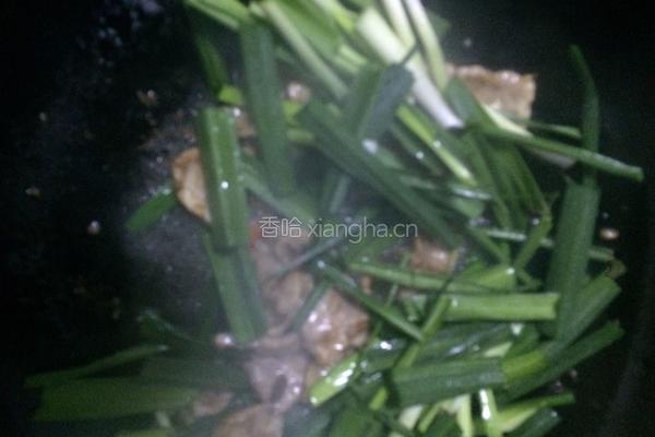 血豆腐肉片炒青蒜的做法图解9