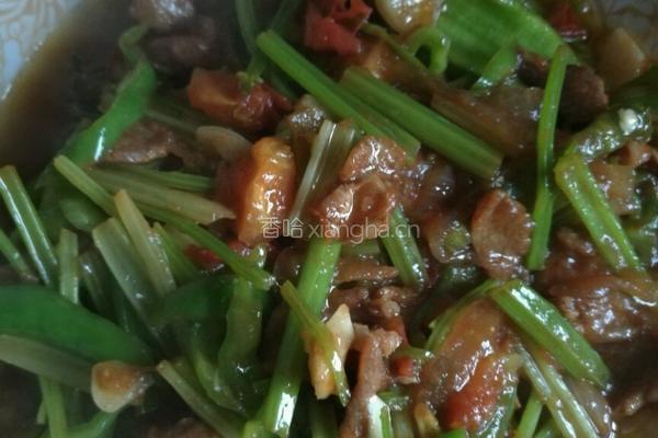 羊肉炒芹菜的做法图解3