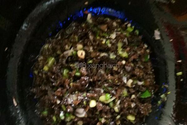豇豆角木耳肉包子的做法图解7