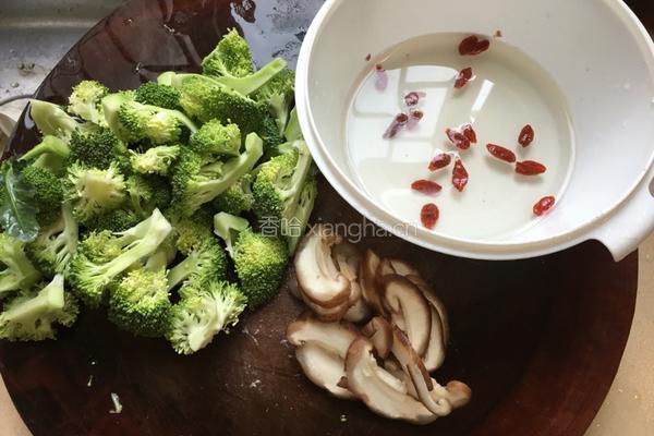 上汤西兰花的做法图解5
