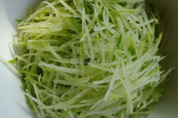 萝卜粉丝汤的做法图解1