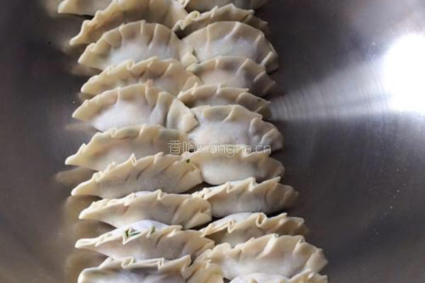香菇猪肉饺子的做法图解9