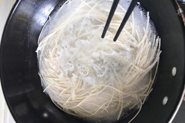 葱油拌面的做法图解2