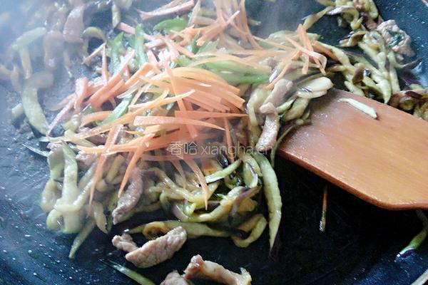 茄子炒肉丝的做法图解10