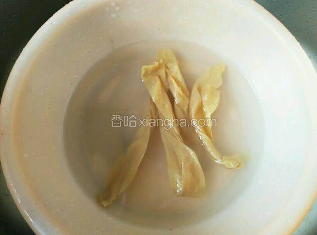 豆腐皮泡水十分钟