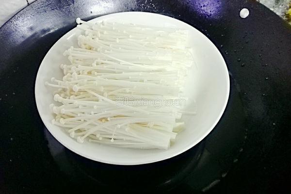 剁椒蒸金针菇的做法图解4