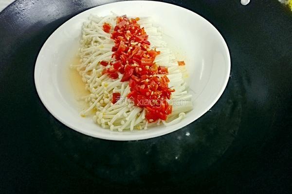 剁椒蒸金针菇的做法图解6