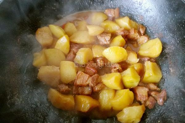 五花肉炖土豆的做法图解12