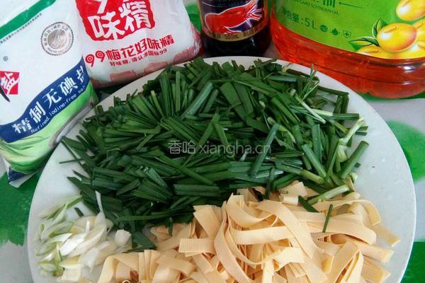 千张丝炒韭菜的做法图解2
