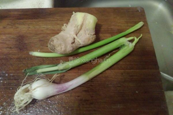 辣酱肉末粉条的做法图解1