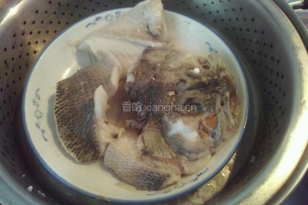 清蒸鲈鱼片的做法图解6