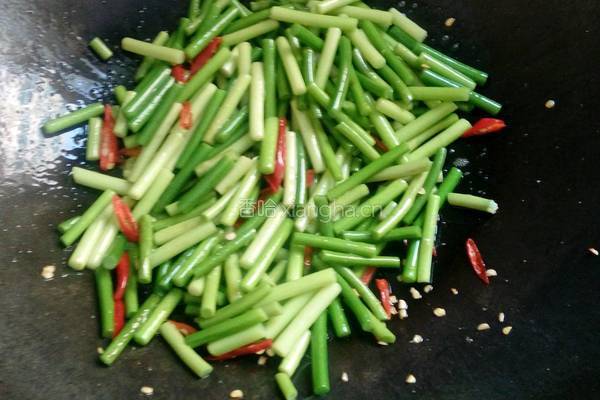 肉丝炒蒜苔的做法图解7