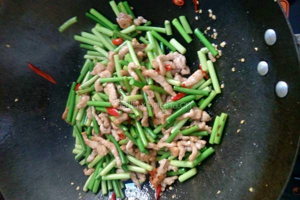 肉丝炒蒜苔的做法图解8