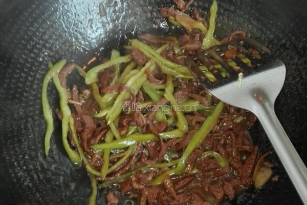 青椒炒牛肉丝的做法图解10