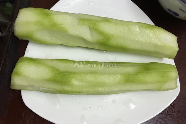 丝瓜炒蛋的做法图解1