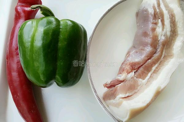 青椒回锅肉的做法图解1