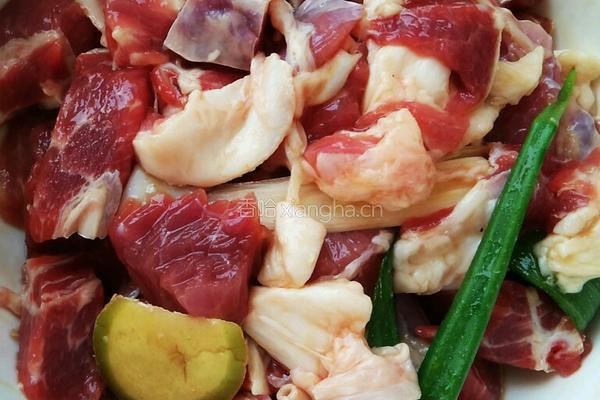 孜然牛肉的做法图解2