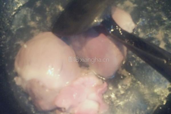 手撕猪心拌香葱的做法图解2