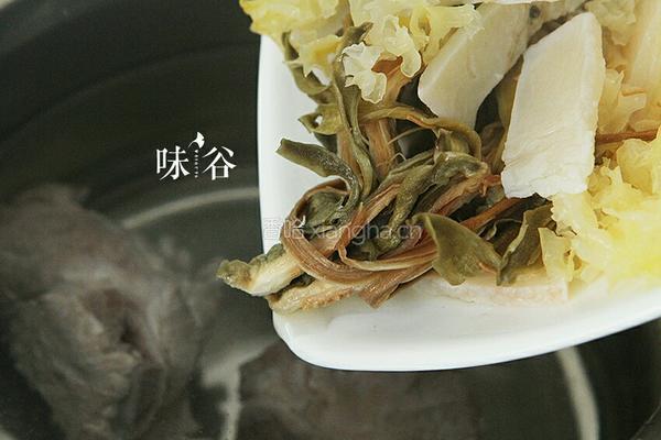 霸王花煲猪骨的做法图解5