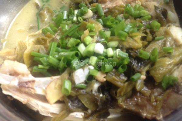 酸菜鱼头汤的做法图解5