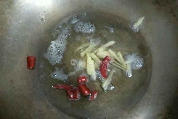 蒜苔炒腊肉的做法图解2