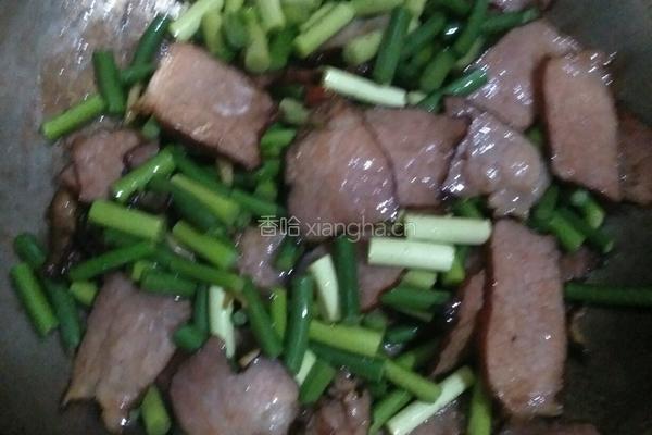 蒜苔炒腊肉的做法图解4