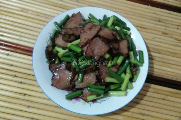 蒜苔炒腊肉的做法图解5