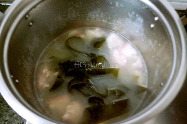 海带黄豆猪蹄汤的做法图解3