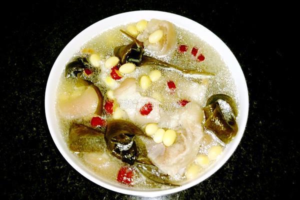 海带黄豆猪蹄汤的做法图解4
