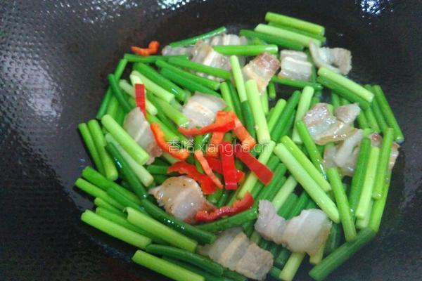 蒜苗炒肉的做法图解6