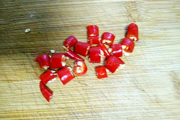 凉拌木耳火腿黄瓜丝的做法图解3