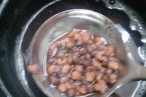 薏米红豆汤的做法图解4