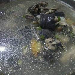 香茹乌鸡汤的做法[图]