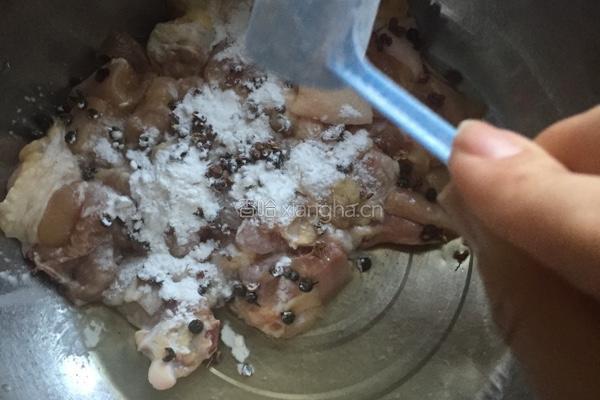 正宗辣子鸡丁的做法图解2