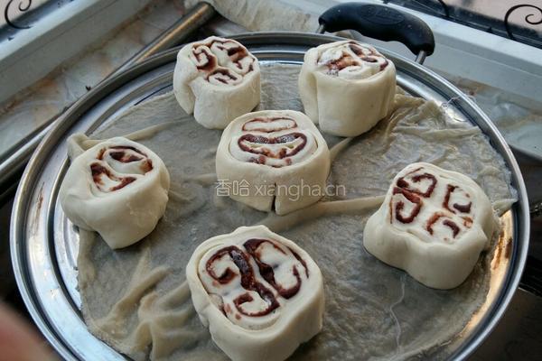 豆沙四喜卷的做法图解9