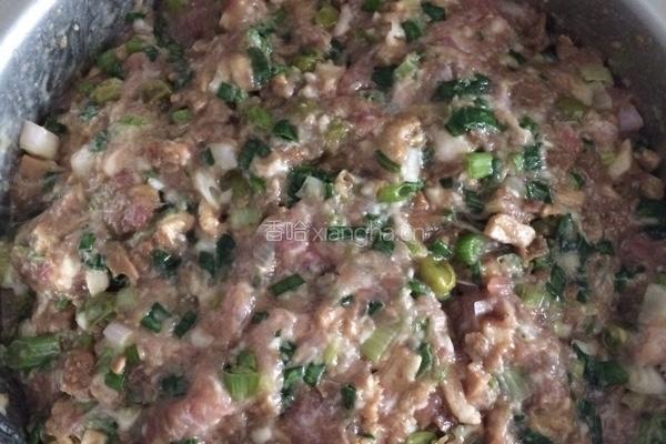 香葱猪肉包。的做法图解1