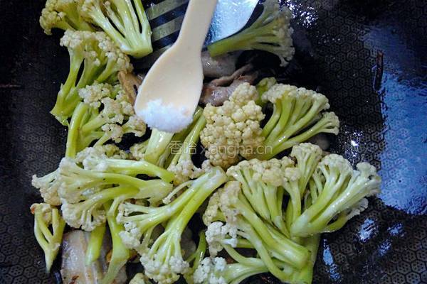 有机花菜炒肉的做法图解8