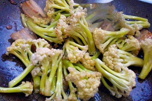 有机花菜炒肉的做法图解9