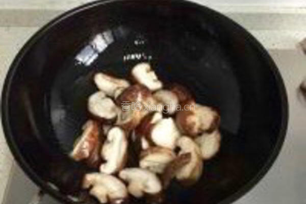 香菇海虾豆腐汤的做法图解4