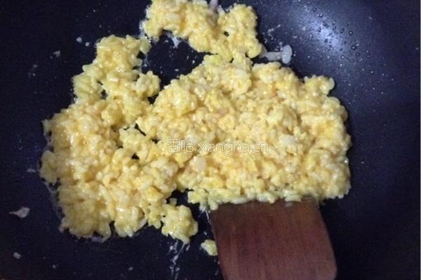 蛋黄炒米饭的做法图解6