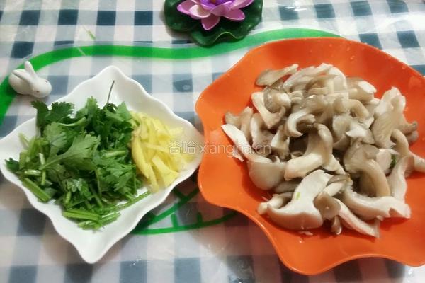 平菇肉片汤的做法图解2