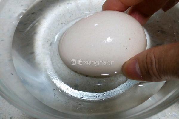 自己腌制的流油咸鸭蛋的做法图解6