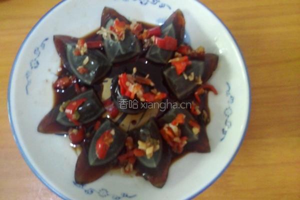 酸辣松花蛋的做法图解7