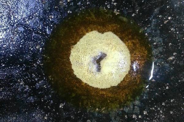 蚕豆炒蒜苗的做法图解3