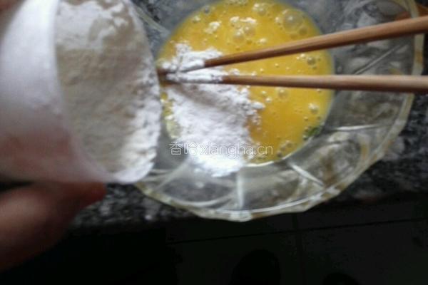 韭菜虾皮鸡蛋饼的做法图解2