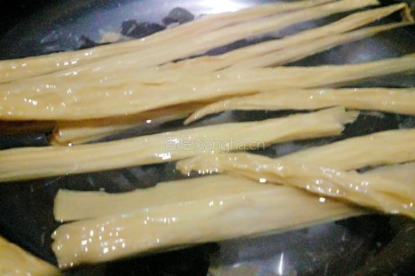 凉拌腐竹的做法图解2