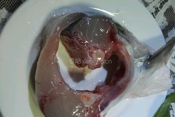 西红柿豆腐煎煮鱼的做法图解1