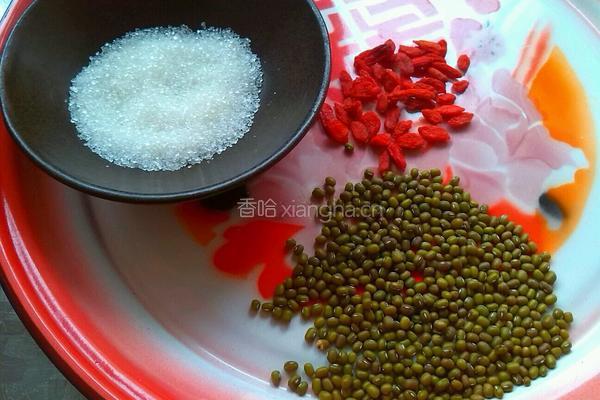 枸杞绿豆汤的做法图解1